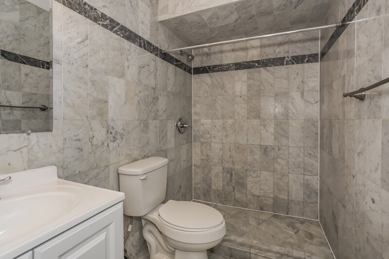 2,560/Mo, 4205 SW 137th Ct Miami, FL 33175 Main Bathroom View