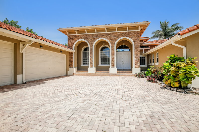 5,090/Mo, 19367 Sw 132nd Ct Miami, FL 33177 External View