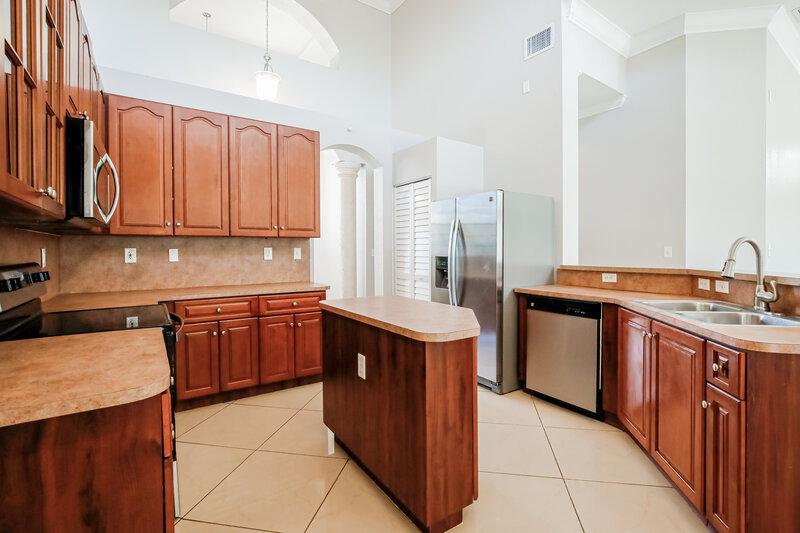5,090/Mo, 19367 Sw 132nd Ct Miami, FL 33177 Kitchen View 2