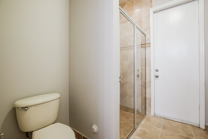 5,090/Mo, 19367 Sw 132nd Ct Miami, FL 33177 Bathroom View