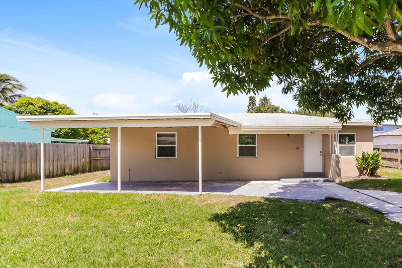 3,750/Mo, 1407 S E St Lake Worth Beach, FL 33460 External View