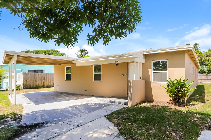 3,750/Mo, 1407 S E St Lake Worth Beach, FL 33460 Front View