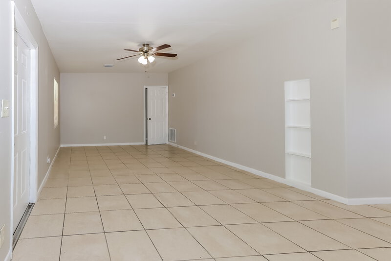 3,750/Mo, 1407 S E St Lake Worth Beach, FL 33460 Living Room View 2