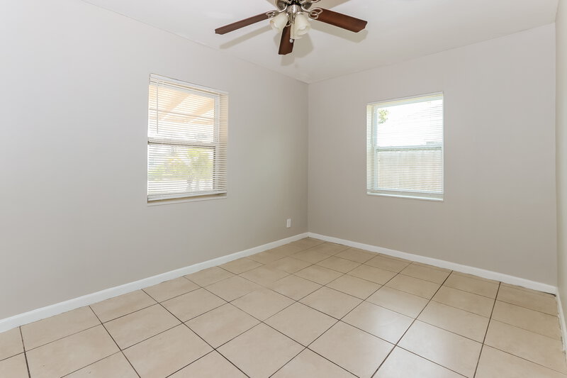 3,750/Mo, 1407 S E St Lake Worth Beach, FL 33460 Bedroom View