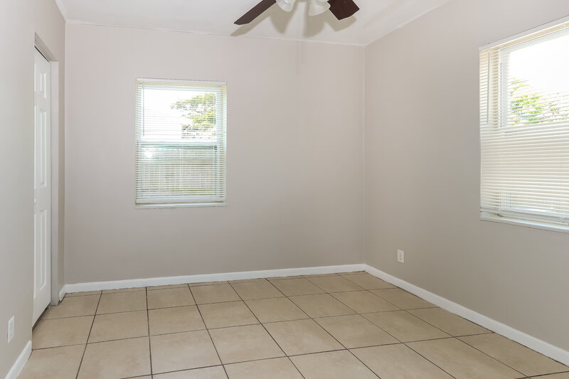 3,750/Mo, 1407 S E St Lake Worth Beach, FL 33460 Bedroom View 2