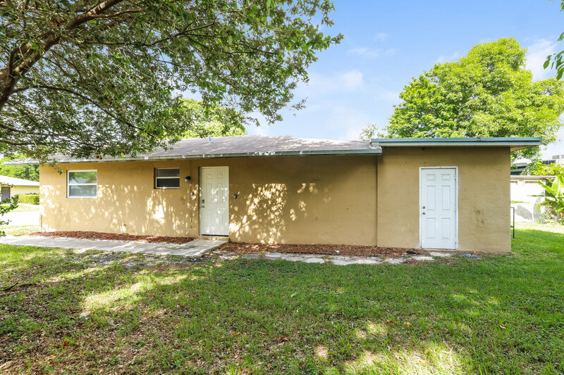 1,790/Mo, 5770 Bermuda Cir S West Palm Beach, FL 33407 Misc View 2