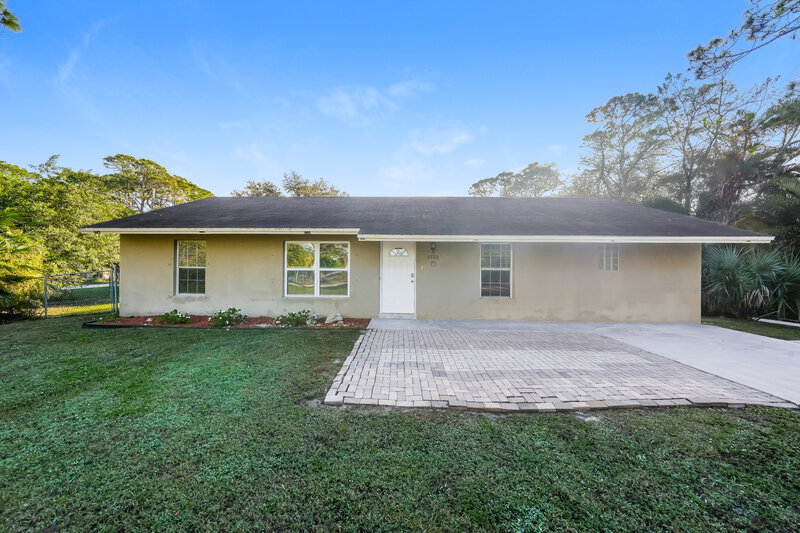 2,910/Mo, 5720 Royal Palm Beach Blvd Royal Palm Beach, FL 33411 External View