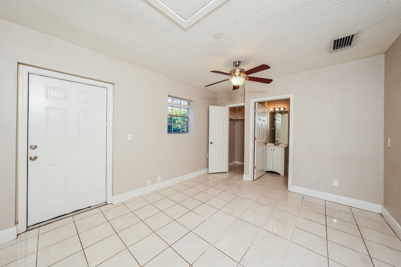 2,910/Mo, 5720 Royal Palm Beach Blvd Royal Palm Beach, FL 33411 Bedroom View