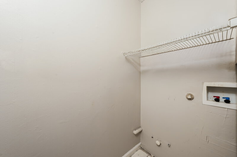 2,910/Mo, 5720 Royal Palm Beach Blvd Royal Palm Beach, FL 33411 Laundry Room View