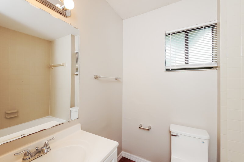 2,700/Mo, 10610 La Placida Dr Coral Springs, FL 33065 Bathroom View