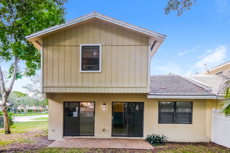 2,700/Mo, 10610 La Placida Dr Coral Springs, FL 33065 Rear View