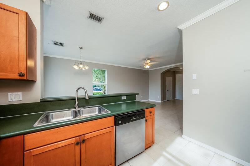 2,815/Mo, 424 Rainbow Springs Terrace Unit Building 44, Unit D Royal Palm Beach, FL 33411 Kitchen View 2