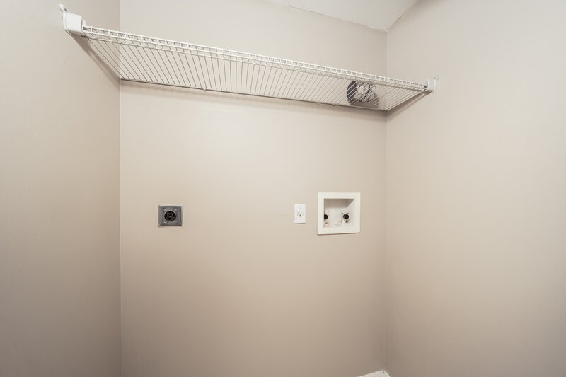 2,815/Mo, 424 Rainbow Springs Terrace Unit Building 44, Unit D Royal Palm Beach, FL 33411 Laundry Room View