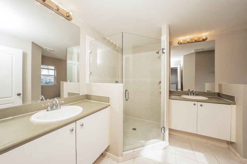 2,815/Mo, 424 Rainbow Springs Terrace Unit Building 44, Unit D Royal Palm Beach, FL 33411 Bathroom View 2