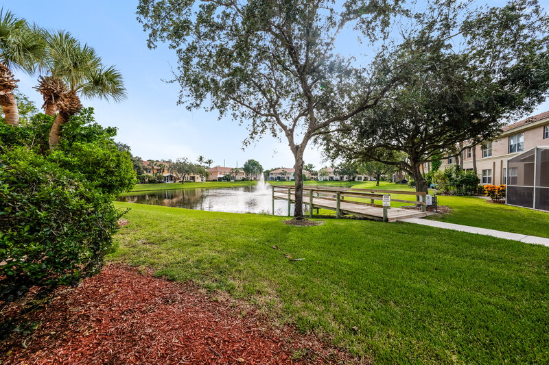 2,815/Mo, 424 Rainbow Springs Terrace Unit Building 44, Unit D Royal Palm Beach, FL 33411 Rear View