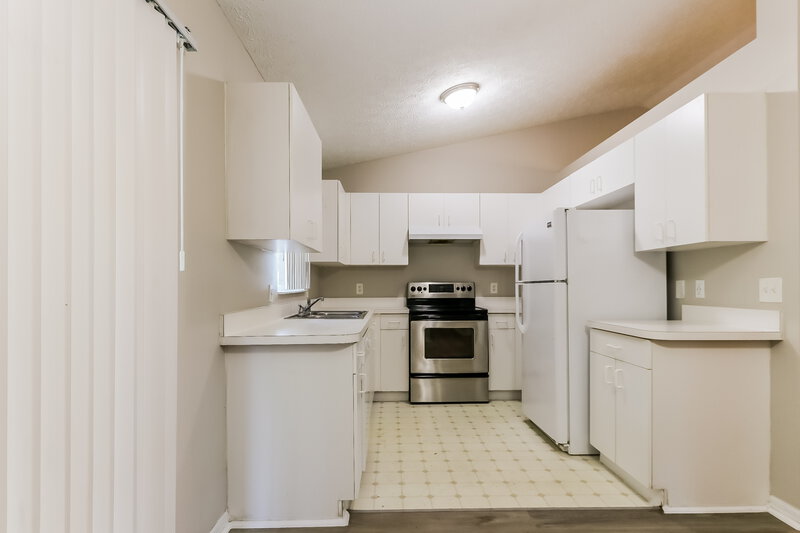 2,115/Mo, 7805 HOLOPAW AVE Fort Pierce, FL 34951 Kitchen View