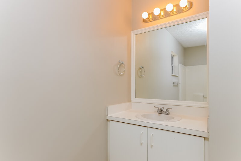 2,115/Mo, 7805 HOLOPAW AVE Fort Pierce, FL 34951 Bathroom View