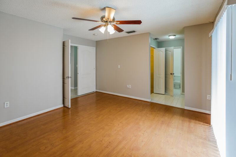 0/Mo, 2527 W 76 ST Unit 208 Hialeah, FL 33016 Main Bedroom View 2