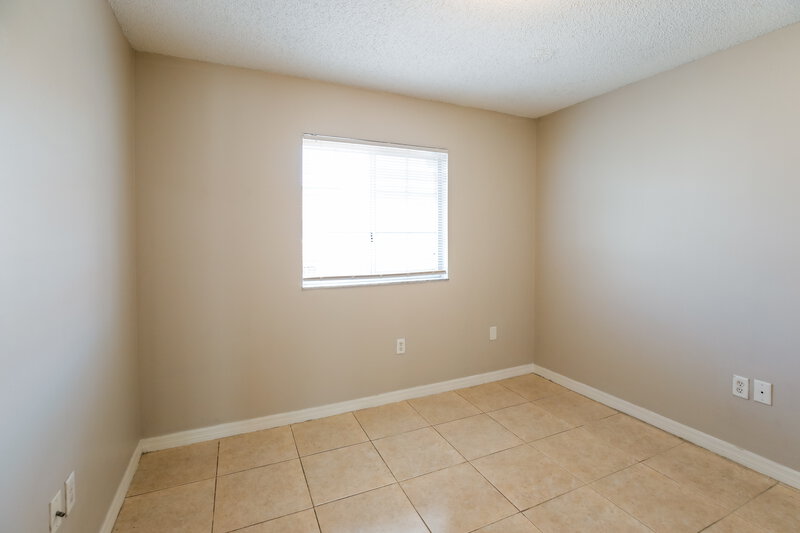 0/Mo, 2527 W 76 ST Unit 208 Hialeah, FL 33016 Bedroom View 2