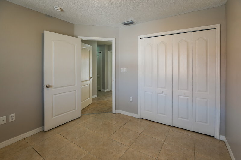 0/Mo, 2527 W 76 ST Unit 208 Hialeah, FL 33016 Bedroom View 3