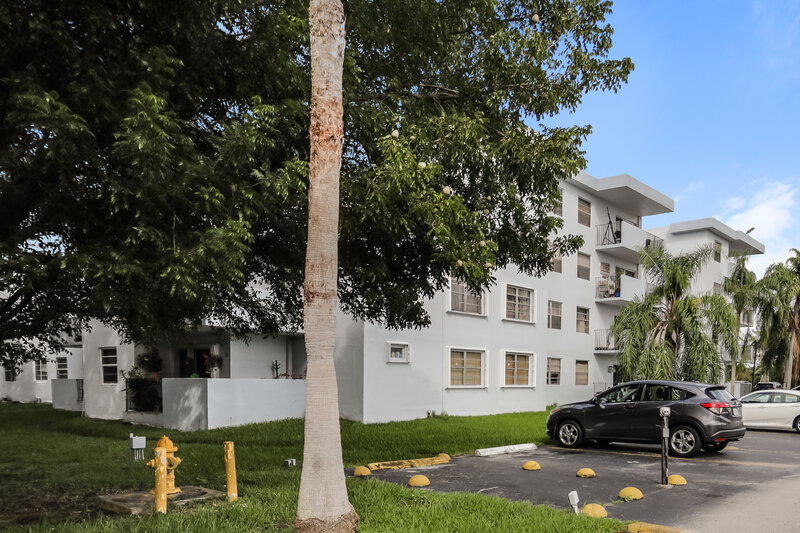 0/Mo, 1221 SW 122nd Ave Unit 217 Miami, FL 33184 External View