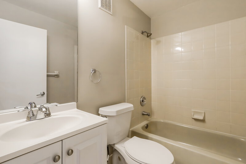2,920/Mo, 2030 SW 104 AV Miramar, FL 33025 Bathroom View