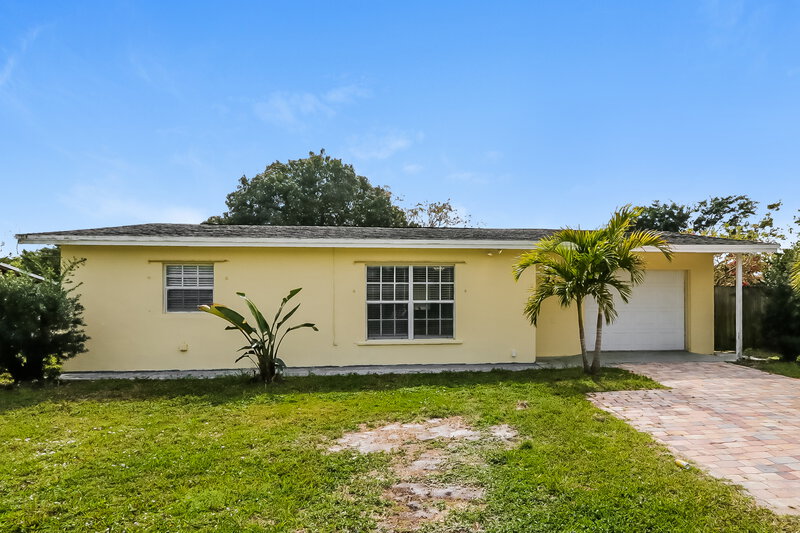 2,120/Mo, 2140 Sunset Blvd Jensen Beach, FL 34957 External View