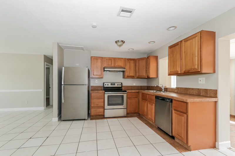 2,120/Mo, 2140 Sunset Blvd Jensen Beach, FL 34957 Kitchen View