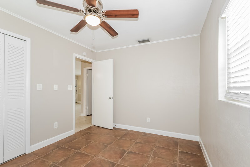 2,120/Mo, 2140 Sunset Blvd Jensen Beach, FL 34957 Main Bedroom View