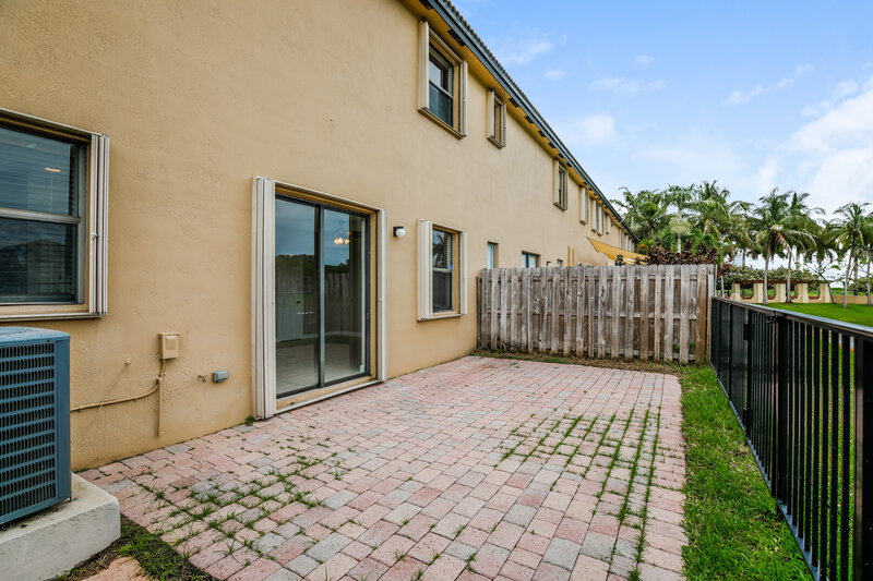 3,190/Mo, 11232 Sw 238 St Homestead, FL 33032 Rear View