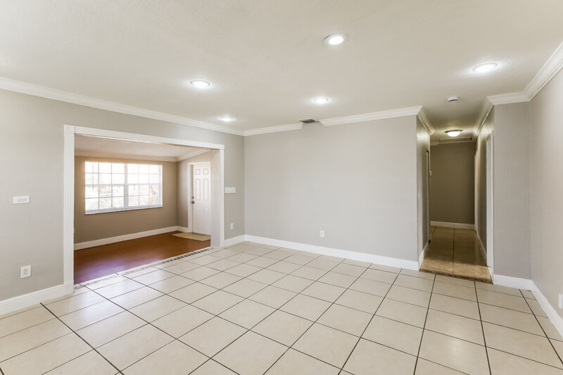 3,120/Mo, 840 NW 202nd St Miami Gardens, FL 33169 Misc View