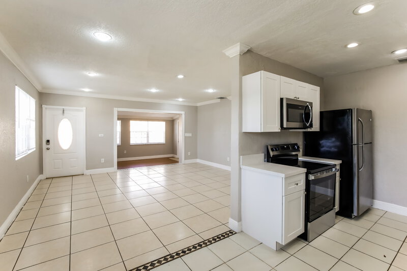 3,120/Mo, 840 NW 202nd St Miami Gardens, FL 33169 Misc View 3