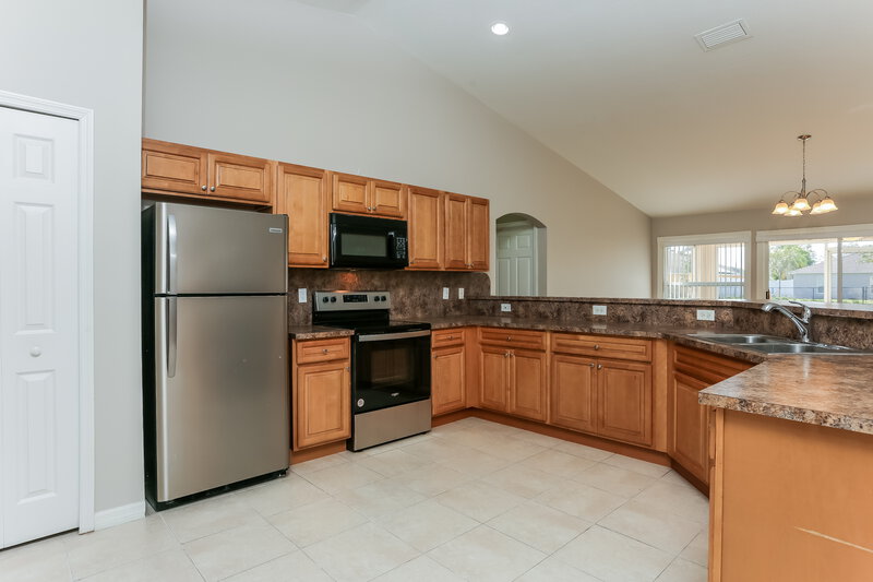 2,590/Mo, 658 SW Abraham Avenue Port Saint Lucie, FL 34953 Kitchen View