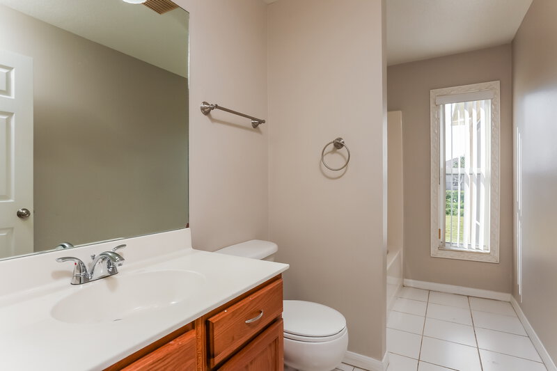 2,590/Mo, 658 SW Abraham Avenue Port Saint Lucie, FL 34953 Bathroom View