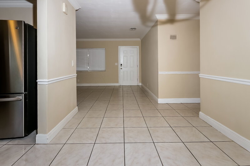 2,780/Mo, 1420 W Mango St Lantana, FL 33462 Living Room View