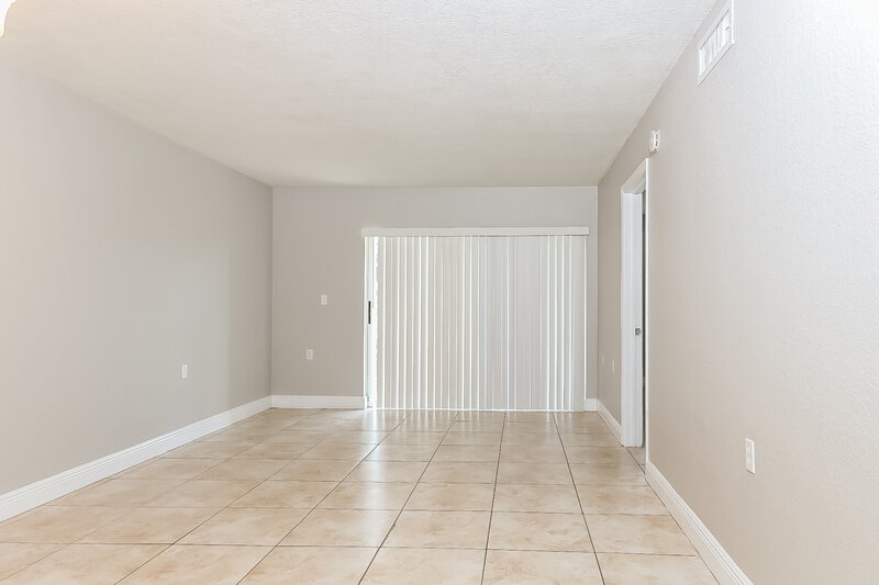 2,050/Mo, 948 Lake Victoria Drive Unit B West Palm Beach, FL 33411 Living Room View 2