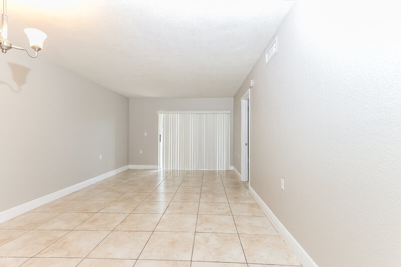 2,050/Mo, 948 Lake Victoria Drive Unit B West Palm Beach, FL 33411 Dining Room View