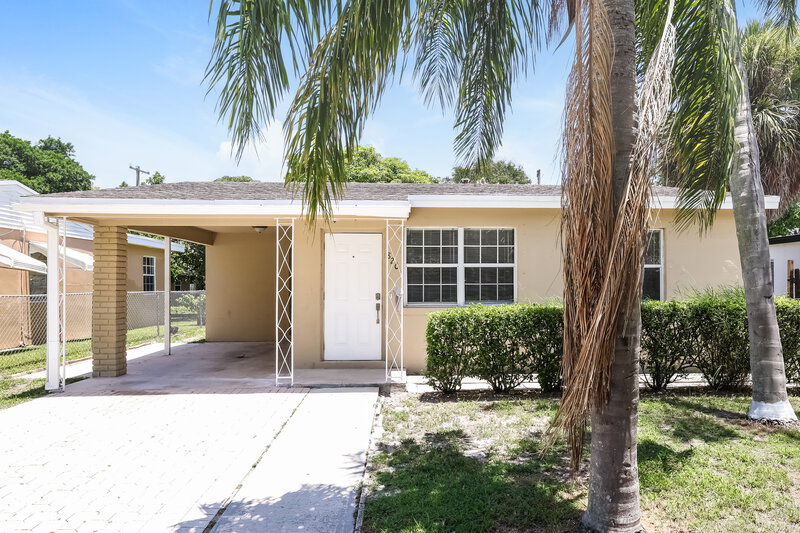 2,195/Mo, 826 S D St Lake Worth Beach, FL 33460 External View