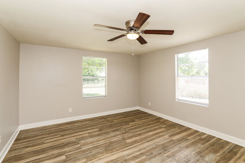 2,195/Mo, 826 S D St Lake Worth Beach, FL 33460 Main Bedroom View