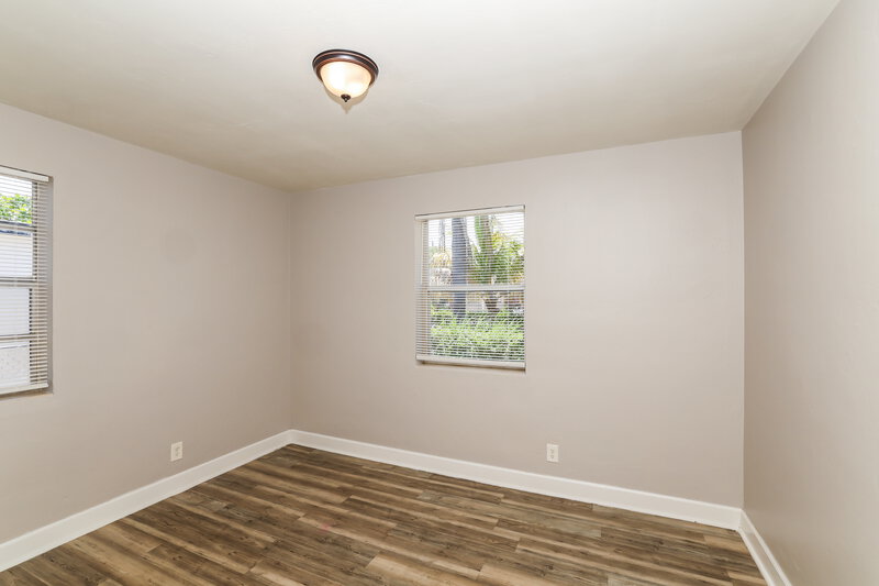 2,195/Mo, 826 S D St Lake Worth Beach, FL 33460 Bedroom View