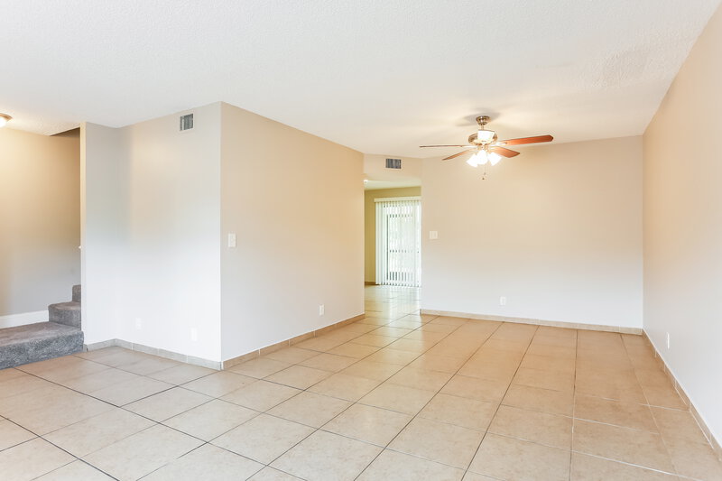 0/Mo, 3321 MALLARD CLOSE Unit 46 Pompano Beach, FL 33064 Living Room View