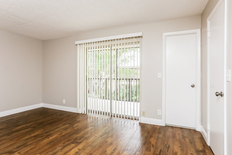 0/Mo, 3321 MALLARD CLOSE Unit 46 Pompano Beach, FL 33064 Main Bedroom View