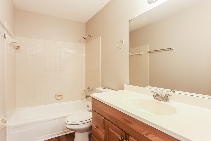 0/Mo, 3321 MALLARD CLOSE Unit 46 Pompano Beach, FL 33064 Bathroom View