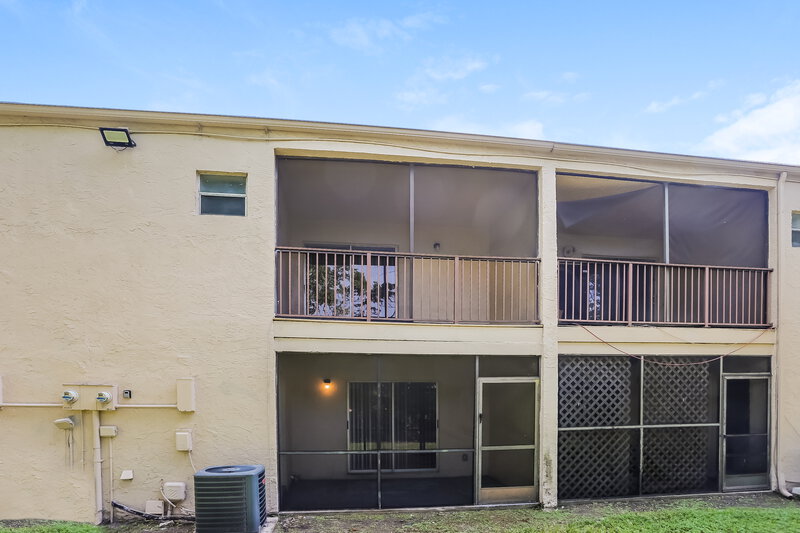 0/Mo, 3321 MALLARD CLOSE Unit 46 Pompano Beach, FL 33064 Rear View