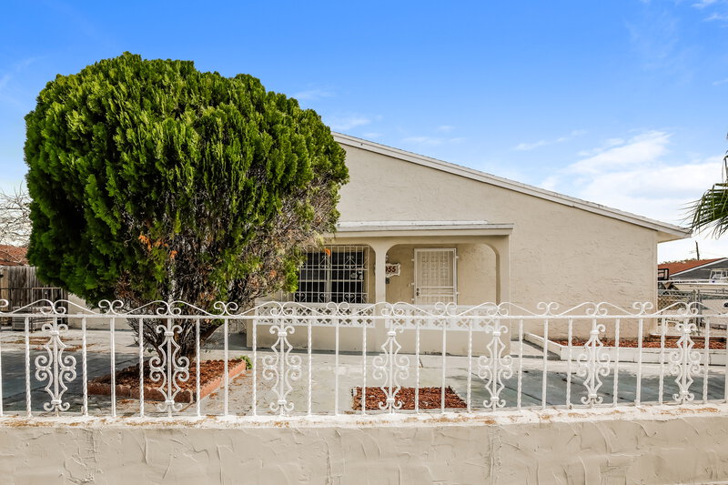 2,695/Mo, 18955 NW 45th Ave Miami Gardens, FL 33055 External View