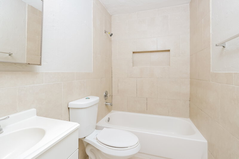 4,050/Mo, 1931 N Seacrest Boulevard Boynton Beach, FL 33435 Bathroom View