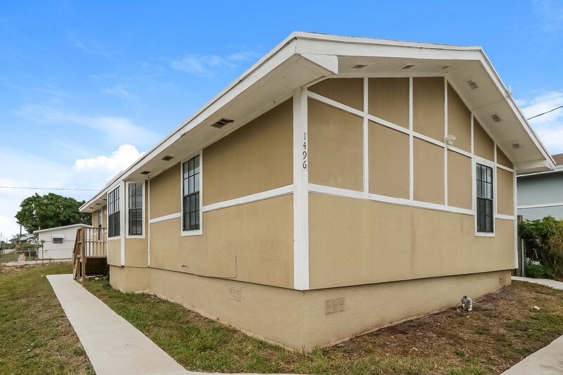 4,010/Mo, 1496 W 31st St Riviera Beach, FL 33404 Front View