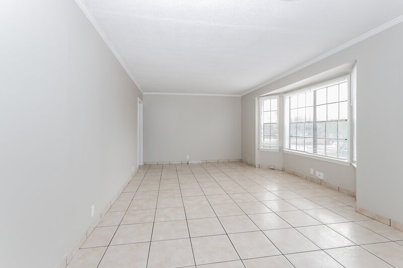 4,010/Mo, 1496 W 31st St Riviera Beach, FL 33404 Living Room View