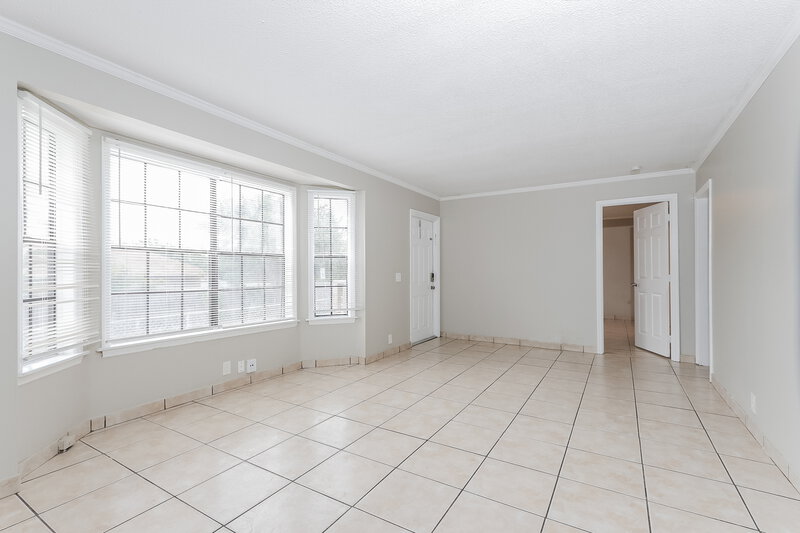 4,010/Mo, 1496 W 31st St Riviera Beach, FL 33404 Living Room View 2