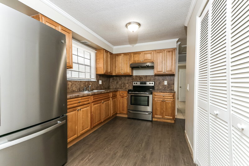 4,010/Mo, 1496 W 31st St Riviera Beach, FL 33404 Kitchen View